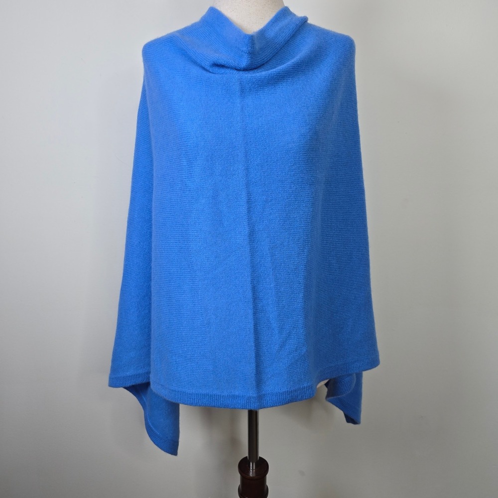 Lilly Pulitzer 100% Cashmere Blue Convertible Button Poncho Wrap One Size - Picture 2 of 4